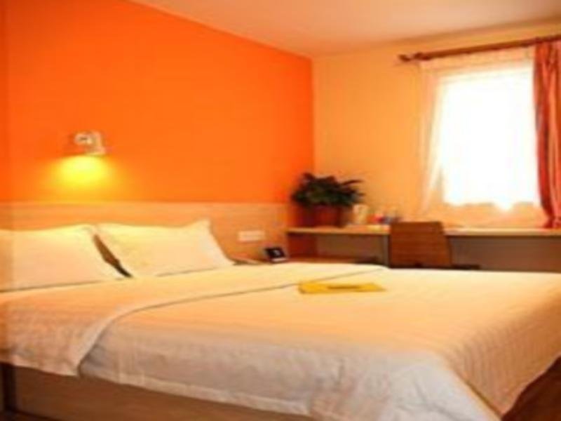 Фото 7 Days Inn Hohhot Train Station Branch