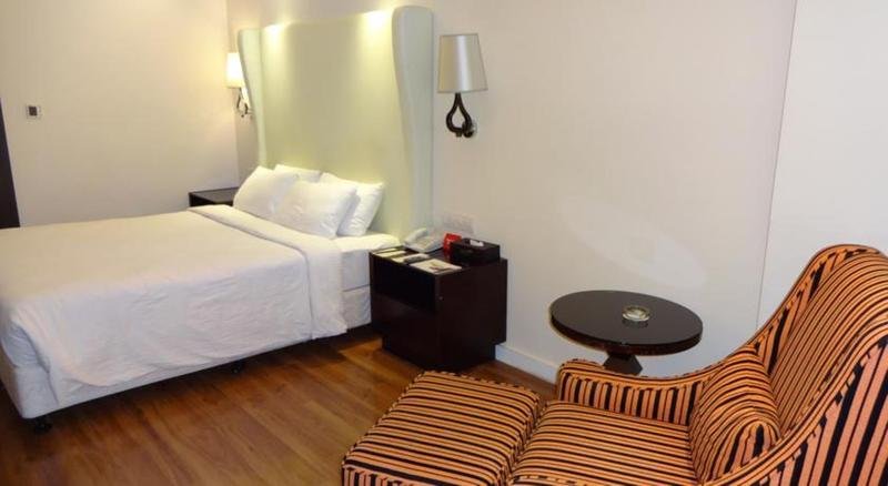 Фото Hotel Savera