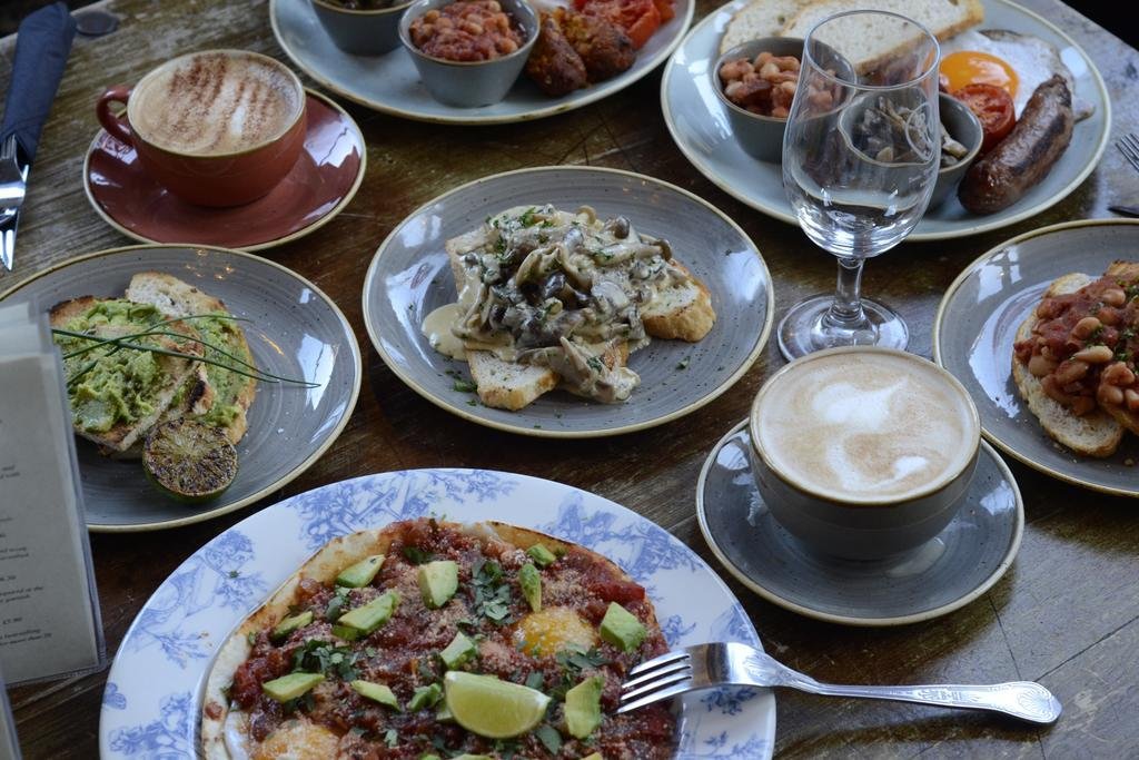 Фото PubLove  The Crown Battersea