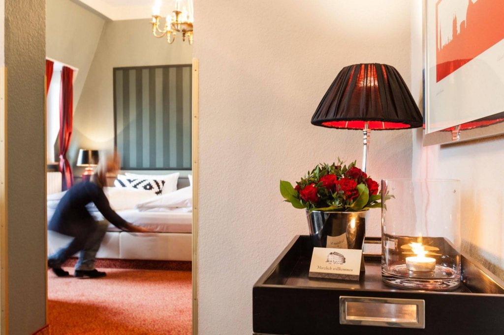 Фото Hotel Würzburger Hof