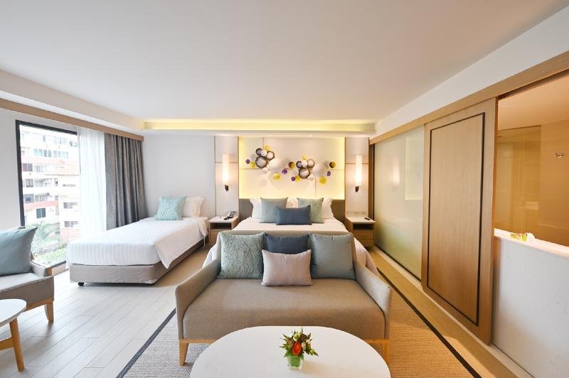 Фото M Pattaya Hotel