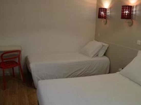 Фото Hôtel Les Corps Saints