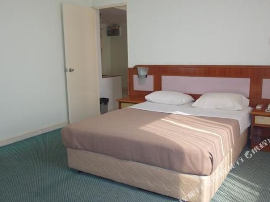 Фото Somerset Hotel