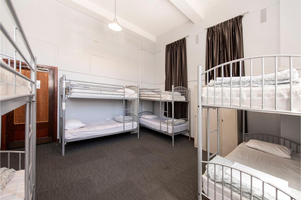 Фото The Old Swan Barracks - Hostel