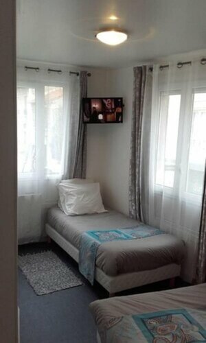 Гостиница Hotel Le Kleber в Ле-Ренси