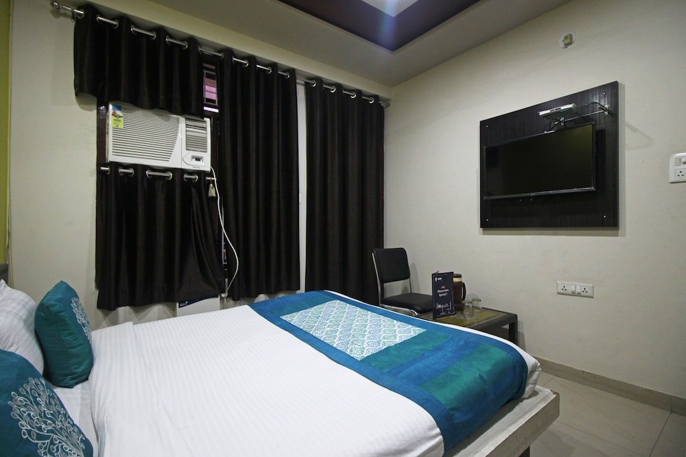Фото Oyo 7773 Hotel Simran Palace