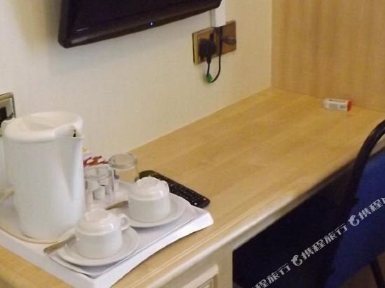 Фото The Fairway Hotel