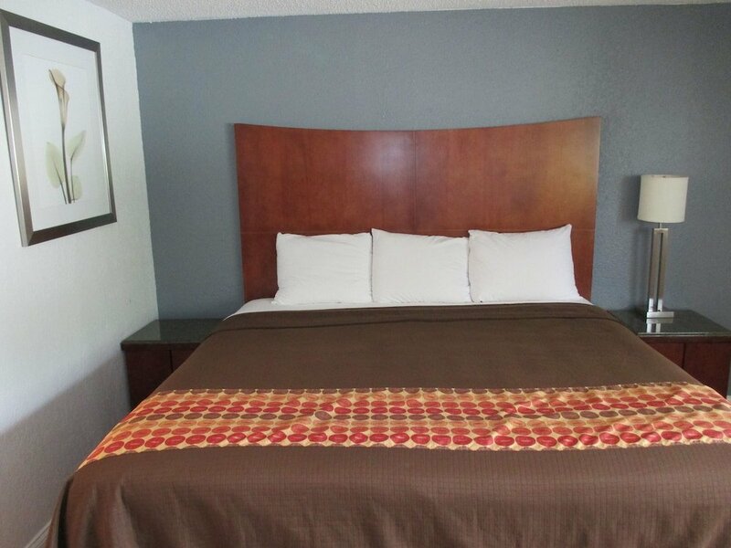 Гостиница Travel Inn & Suites