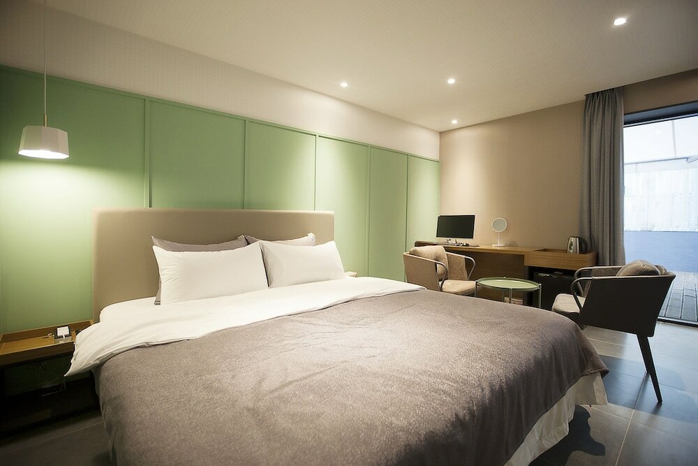 Фото Brown Dot Hotel Masan