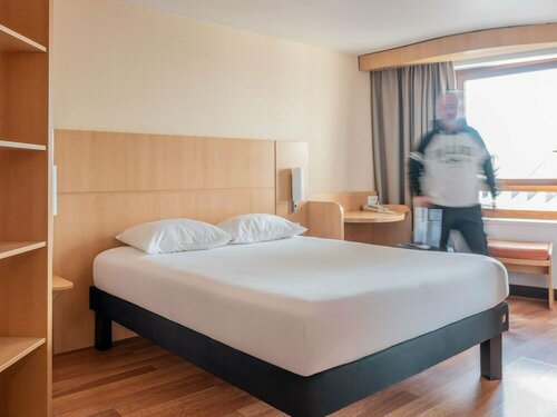 Гостиница Ibis Nantes Centre Tour Bretagne в Нанте