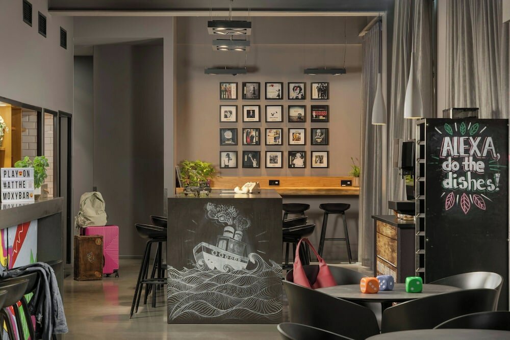 Фото Moxy London Excel