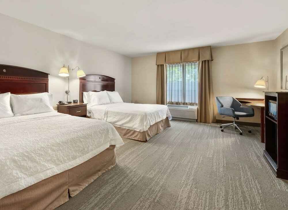 Фото Hampton Inn Nashua