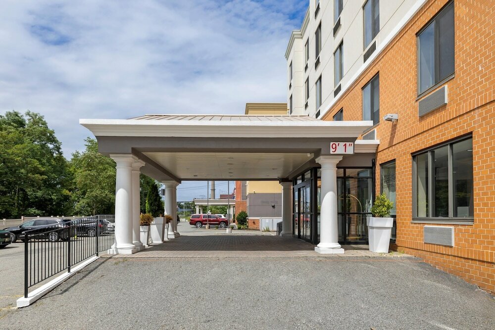 Фото Holiday Inn Express Staten Island West