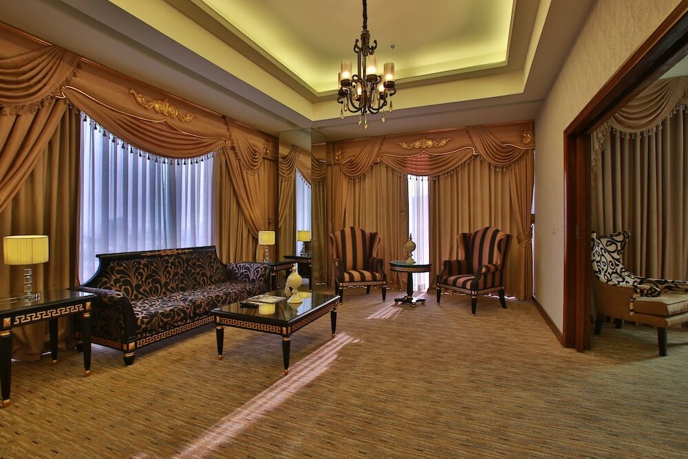 Фото Luxent Hotel
