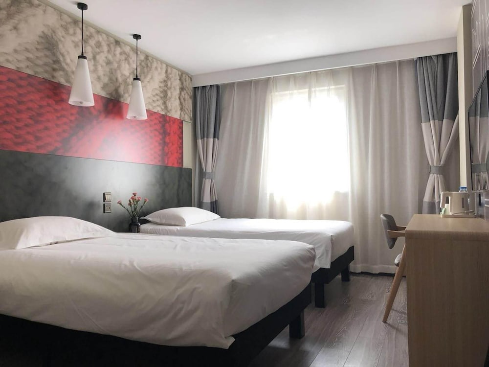 Фото Ibis Wuhan Hankou Hotel