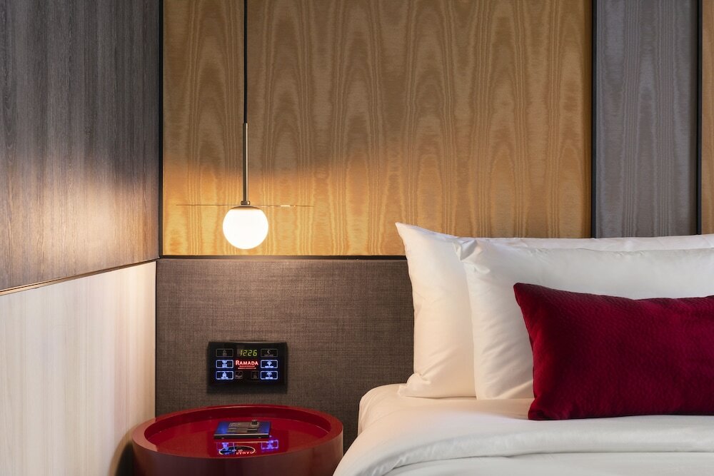 Фото Ramada Plaza by Wyndham Bangkok Sukhumvit 48