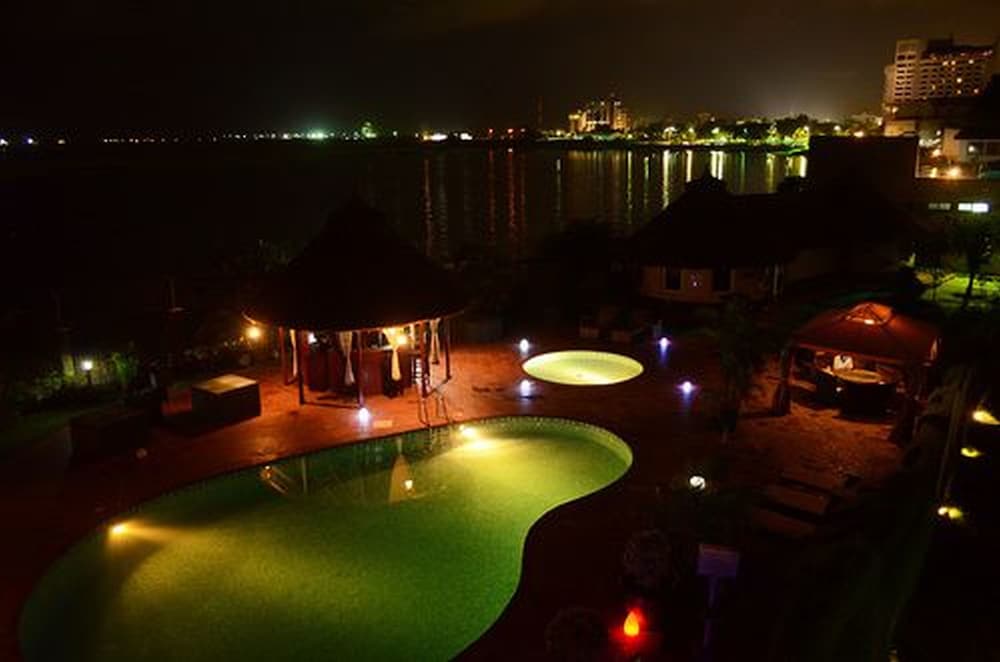 Фото Hotel Bon Voyage