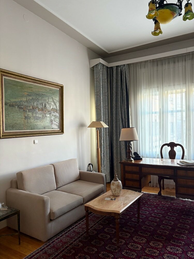 Фото The Capsis Bristol Boutique Hotel