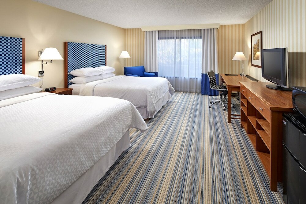 Фото Four Points by Sheraton Bakersfield