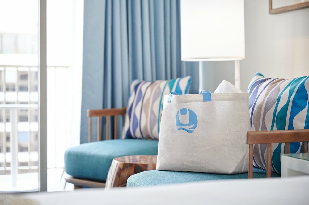 Фото Outrigger Reef Waikiki Beach Resort