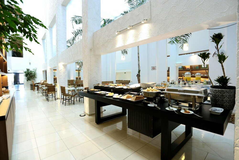 Фото Oasis Tower Hotel