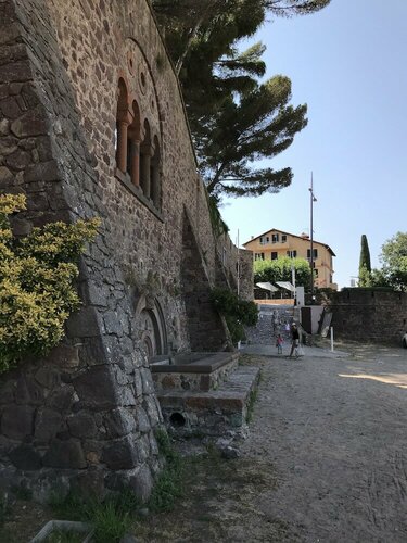 Гостиница Hotel Restaurant la Calanque в Манделье-ла-Напуль