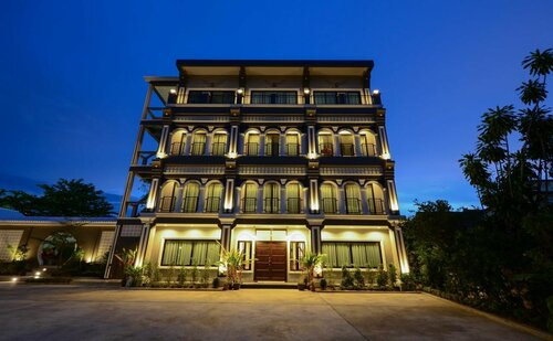 Гостиница The Besavana Phuket на Пхукете