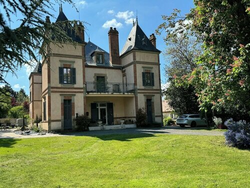 Гостиница Le Château Segot в Мулене