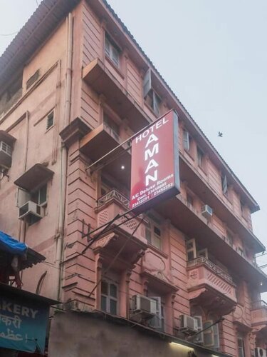 Гостиница Aman Hotel Cst в Махараштре