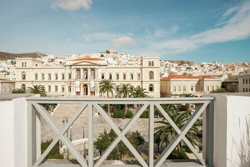 Гостиница Syros Soul Suites в Эрмуполисе