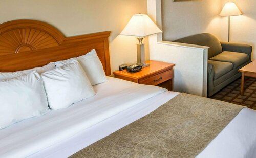Гостиница Four Points by Sheraton Chicago - Schaumburg в Элк-Гров-Виллидж