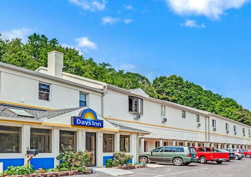 Гостиница Whitney Inn & Suites в Хамдене