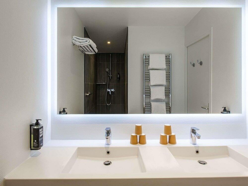 Фото ibis Paris Canal Saint-Martin Hotel