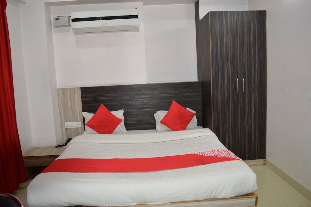 Фото Hotel Thikana Palace
