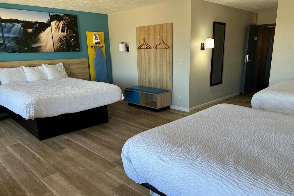 Фото Days Inn by Wyndham Warrensburg