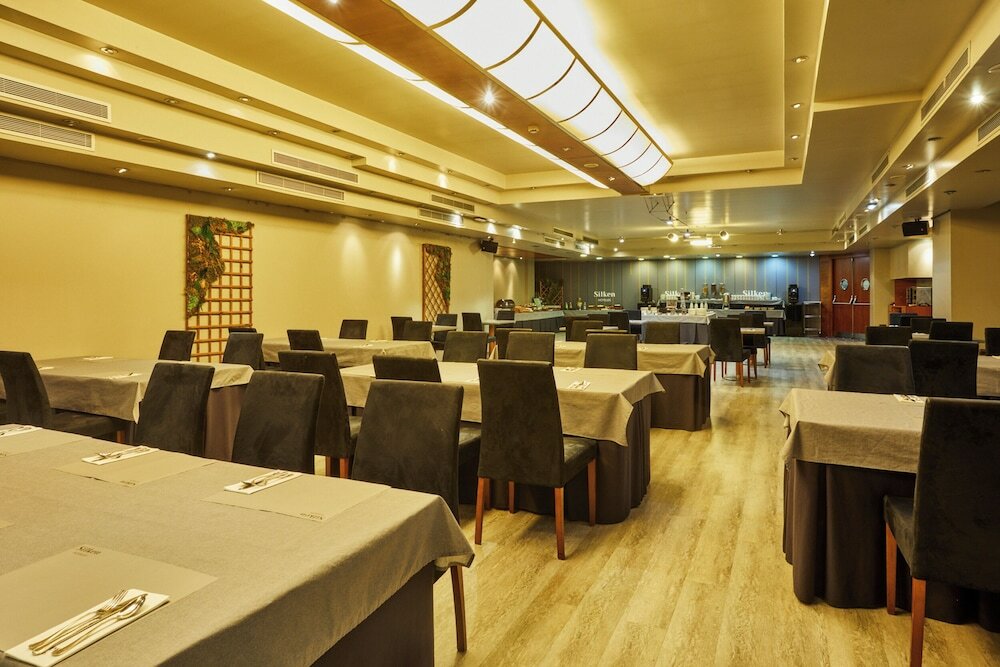 Фото Hotel Silken Monumental Naranco