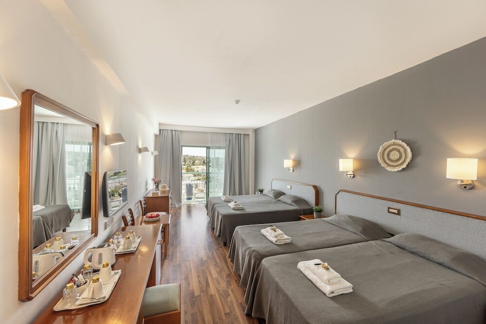 Фото Antigoni Hotel