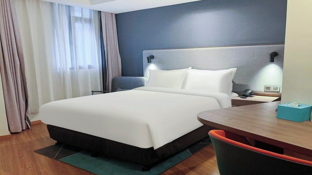 Фото Holiday Inn Express Qingdao City Center