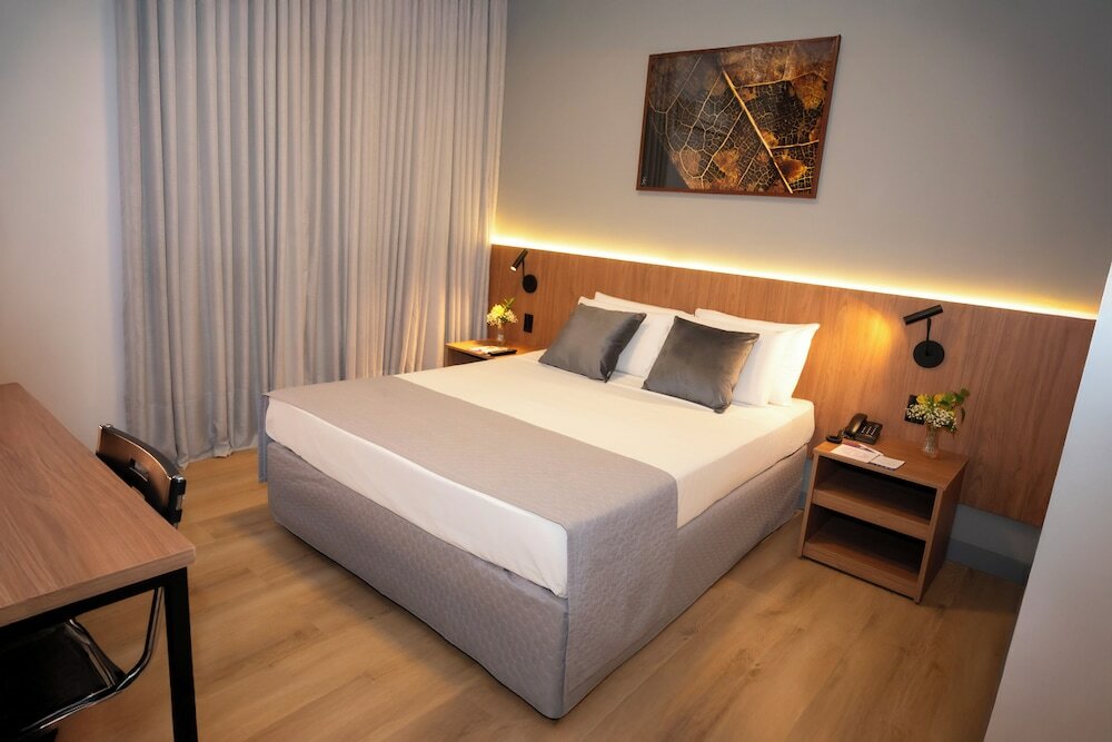 Фото Delcas Hotel