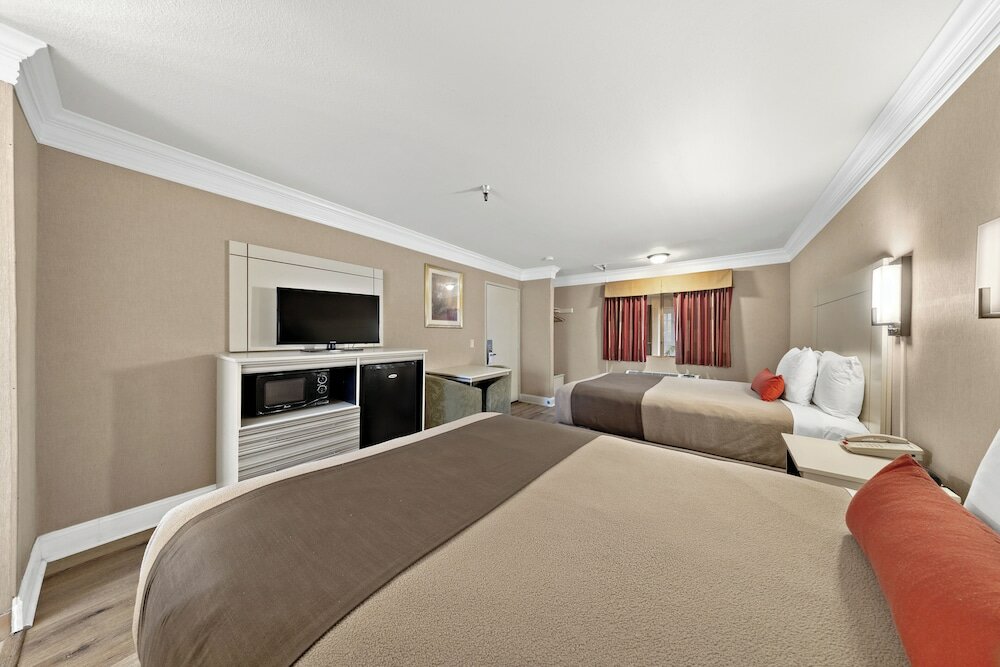 Фото Americas Best Value Inn San Clemente Beach