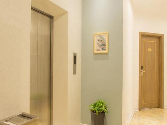 Фото Vyhouse Hanoi Hotel