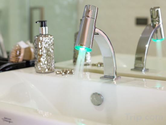 Фото Oneloft Hotel