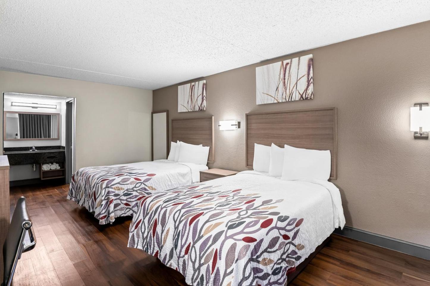 Фото HomeTowne Studios by Red Roof Richmond - Airport/Sandston
