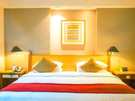 Фото Menara Peninsula Hotel Jakarta