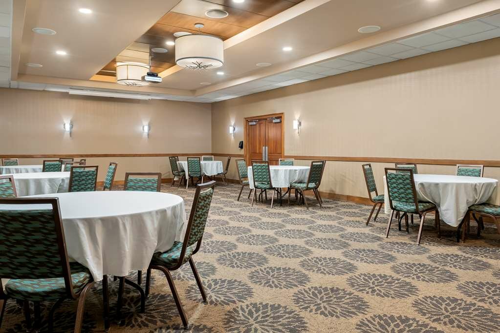 Фото Best Western Newport Inn