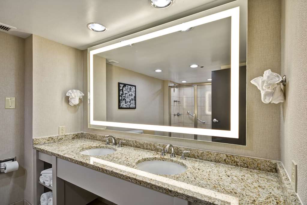 Фото Embassy Suites Hotel Charlotte