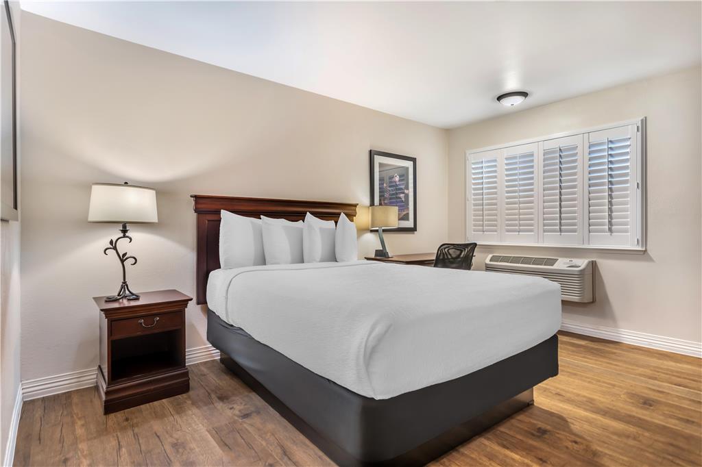 Фото Best Western Rose Garden Inn