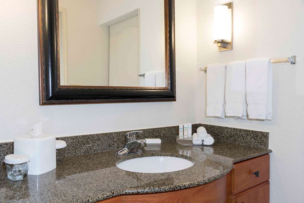 Фото Homewood Suites by Hilton Indianapolis Airport Plainfield