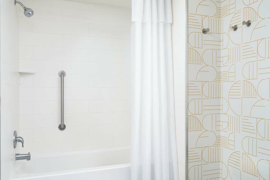 Фото Home2 Suites by Hilton Miramar Ft Lauderdale