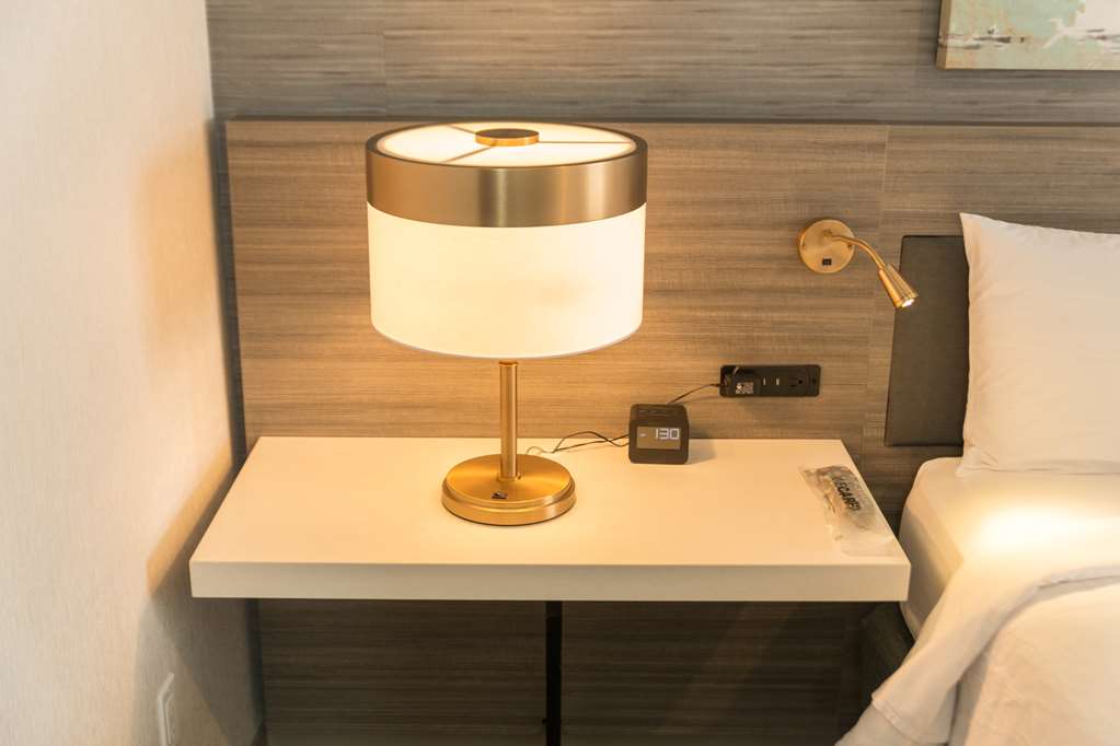Фото Hilton Garden Inn Los Angeles Montebello